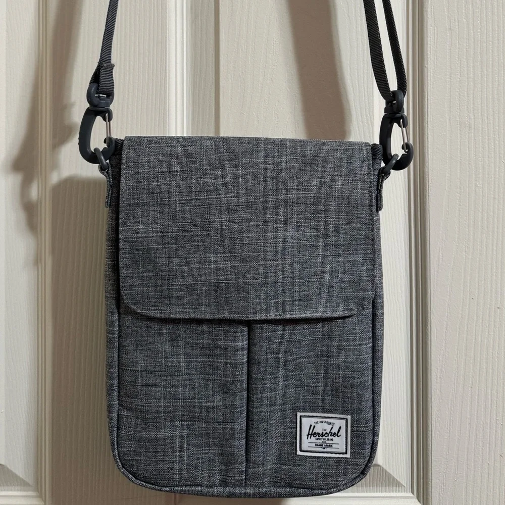 Herschel Supply Company Gray Textured Messenger Crossbody